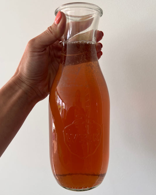 strawberries’ tops water infusion