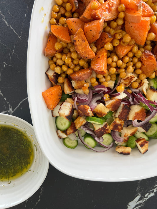 sweet potatoes, chickpeas and halloumi salad with its maple dressing