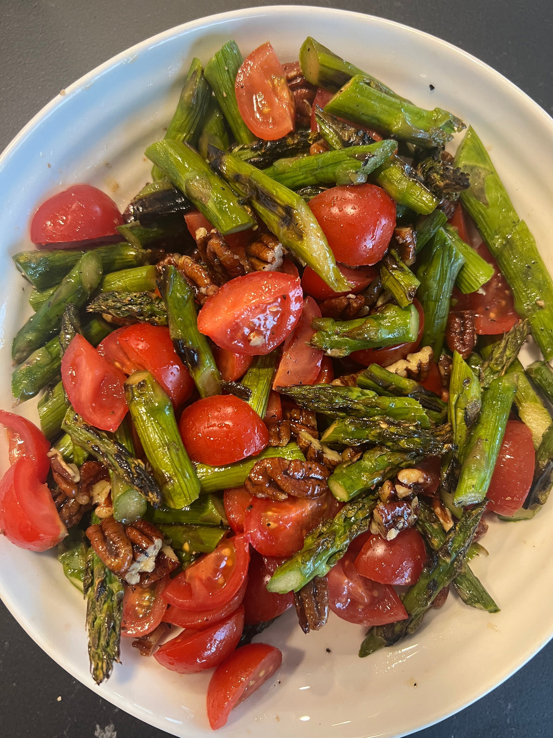 asparagus, tomatoes and caramelized maple pecans